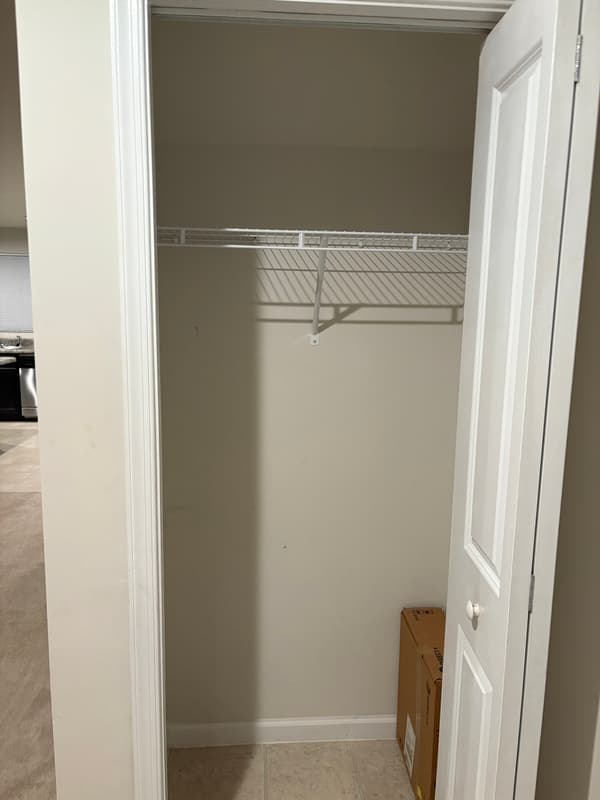 Greenville House: 102 Castlebrook Dr