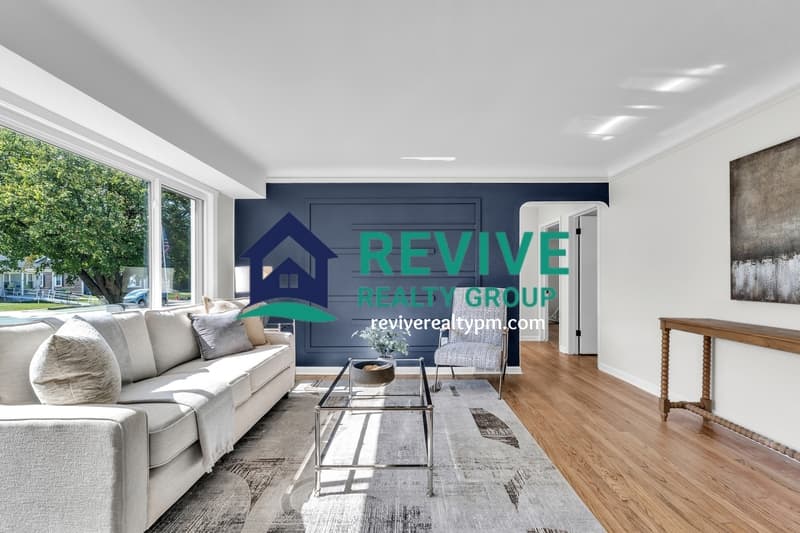Garden City House: 31234 Barton Street