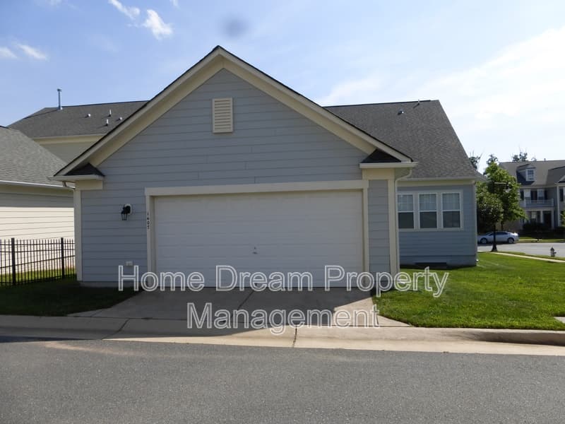 Fredericksburg House: 1407 Graham Drive