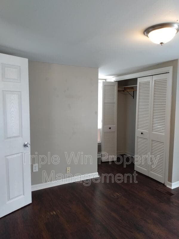 St. Louis House: 236 Wachtel Ave