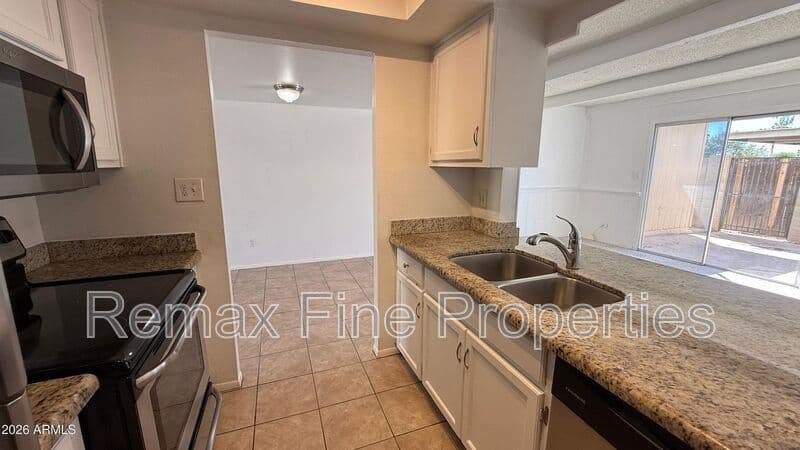 Glendale House: 5701 N 44th Avenue