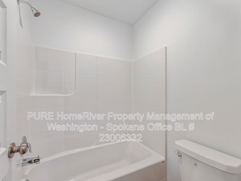 Liberty Lake House: 24814 E Coopers Hawk Ln