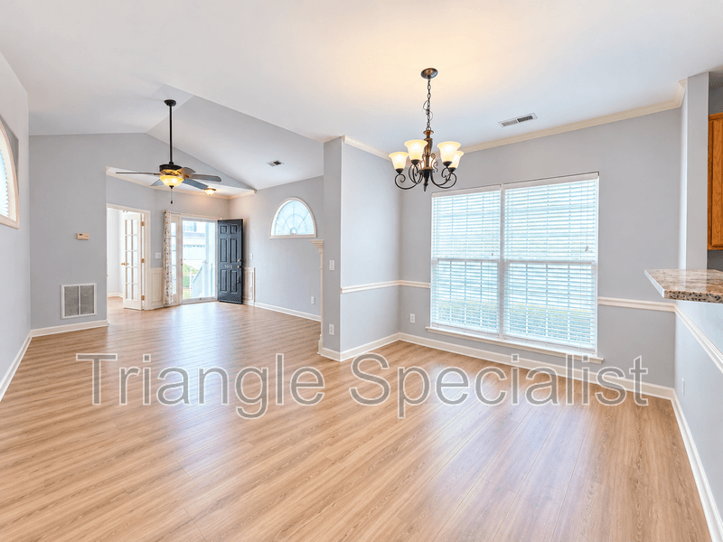 Raleigh House: 5513 Creekdale Circle