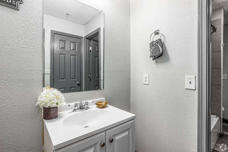 Oklahoma City Condo: 417 Tinker Diagonal Apt 66