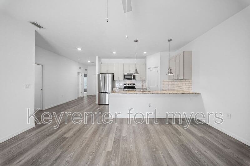 Lehigh Acres House: 4716 29th St SW