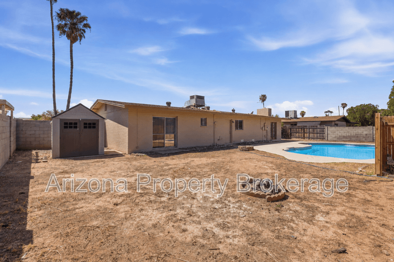 Mesa House: 2106 E Evergreen St