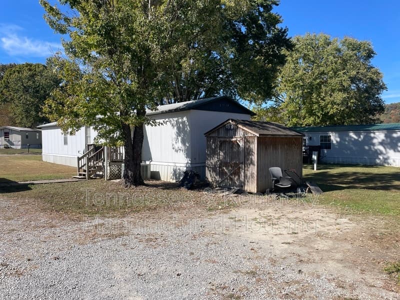 Dixon Springs House: 209 Hillsdale Estates Lane