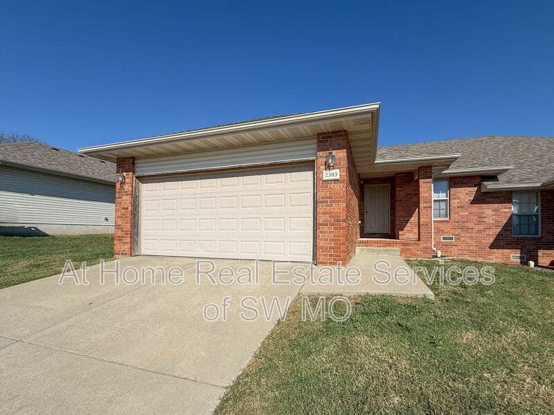 Ozark Condo: 2303 W Parkview
