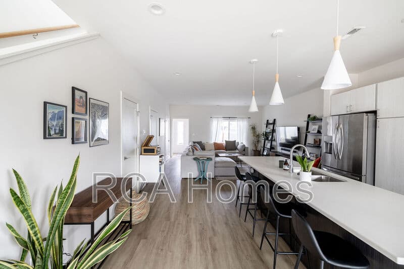 Indianapolis House: 1542 Pleasant Street