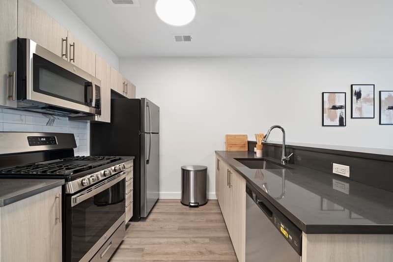 Orange Condo: 72 S Essex Ave, City of Orange, NJ 07050 - 218