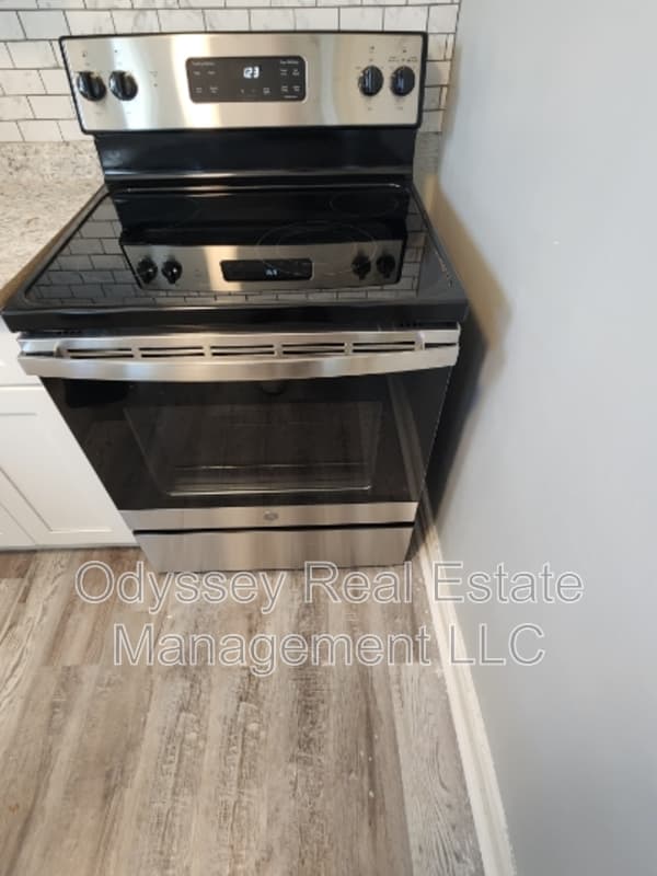 Wildwood Condo: 210 W. Spencer Ave