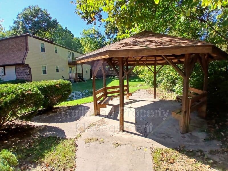 Independence House: 1314 E Frederick St
