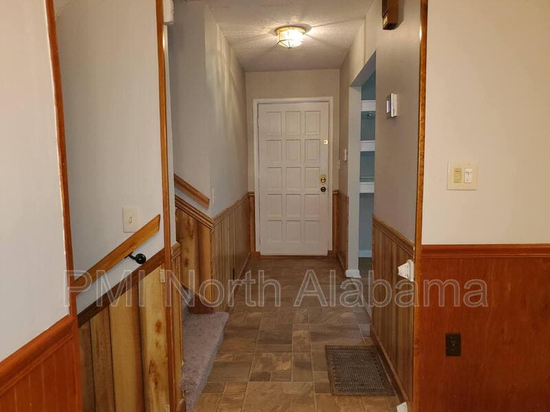 Huntsville House: 3017 Deerfield Rd NW