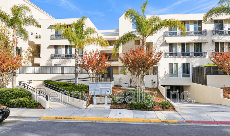 San Diego Condo: 5540 Lindo Paseo