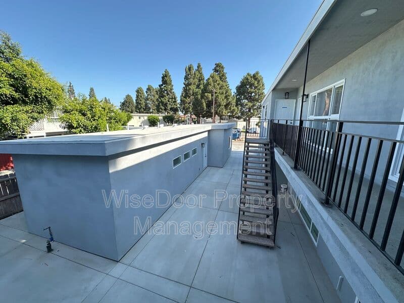 Garden Grove House: 10392 Lampson Ave