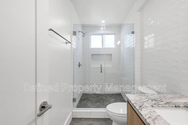 Santa Monica Condo: 1022 Pacific St