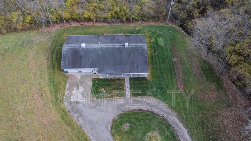 Belleville House: 3390 Wildview Way