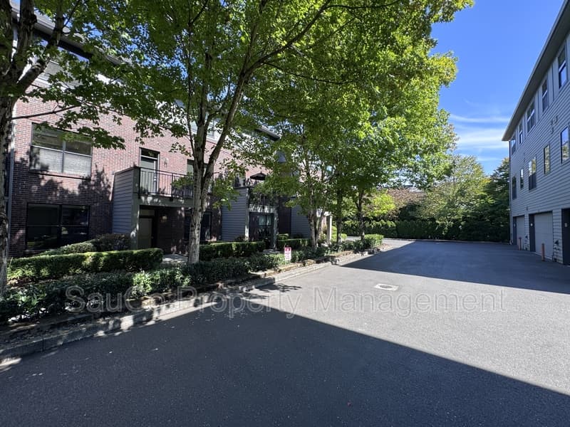 Portland Condo: 1420 Northwest 20th Avenue
