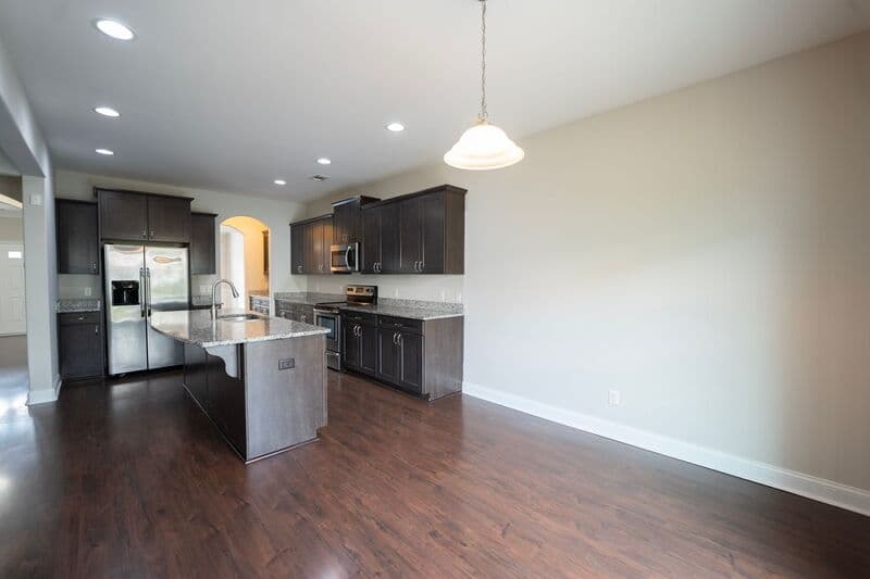 Savannah House: 126 Endicott Dr