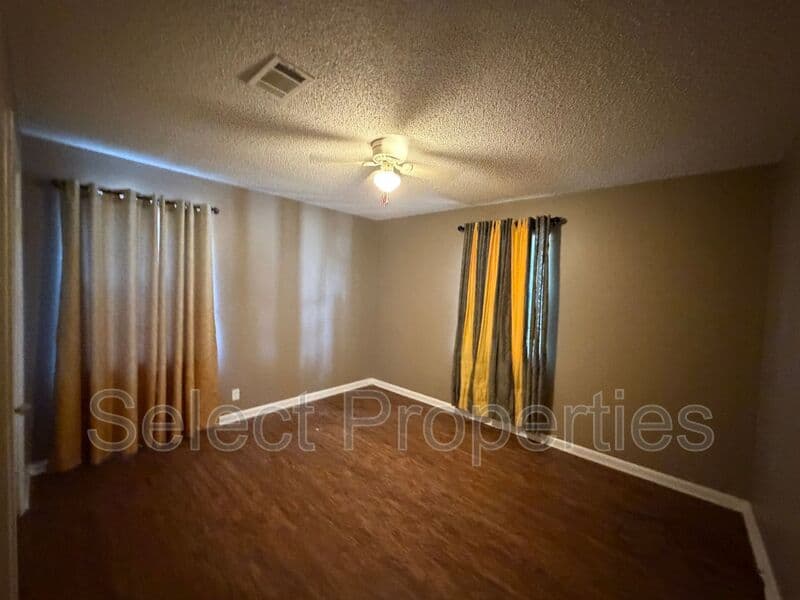 Jonesboro House: 3512 Race St