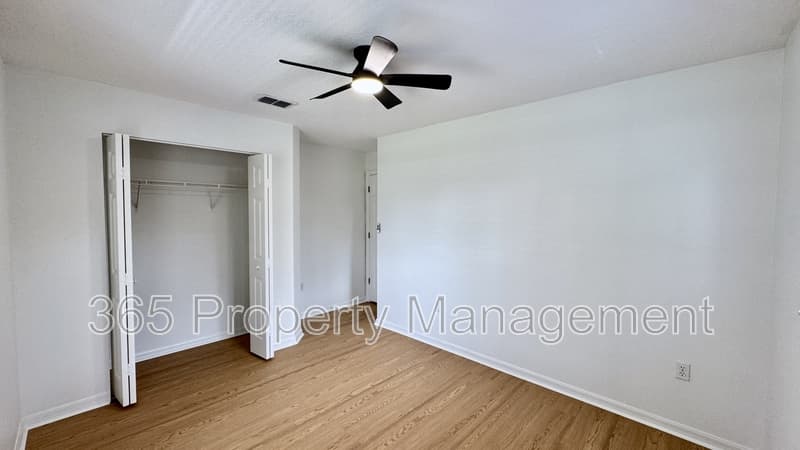 Spring Hill House: 12175 Katherwood Street