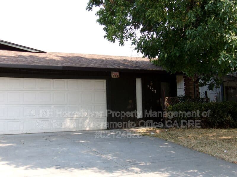 Sacramento House: 2121-2123