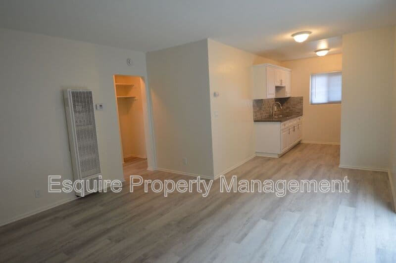 OXNARD Condo: 640 W. CHANNEL ISLANDS BLVD