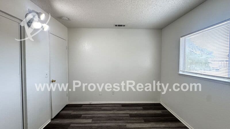 Apple Valley House: 13191 Kiowa Rd