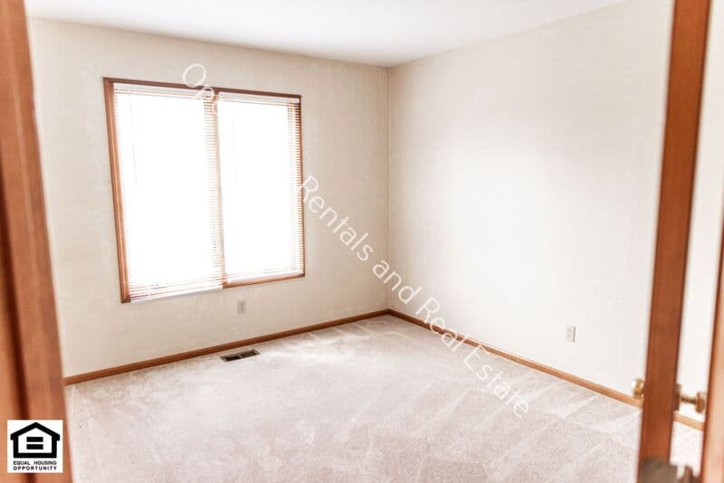 Fort Wayne House: 10806 Lupine Lane