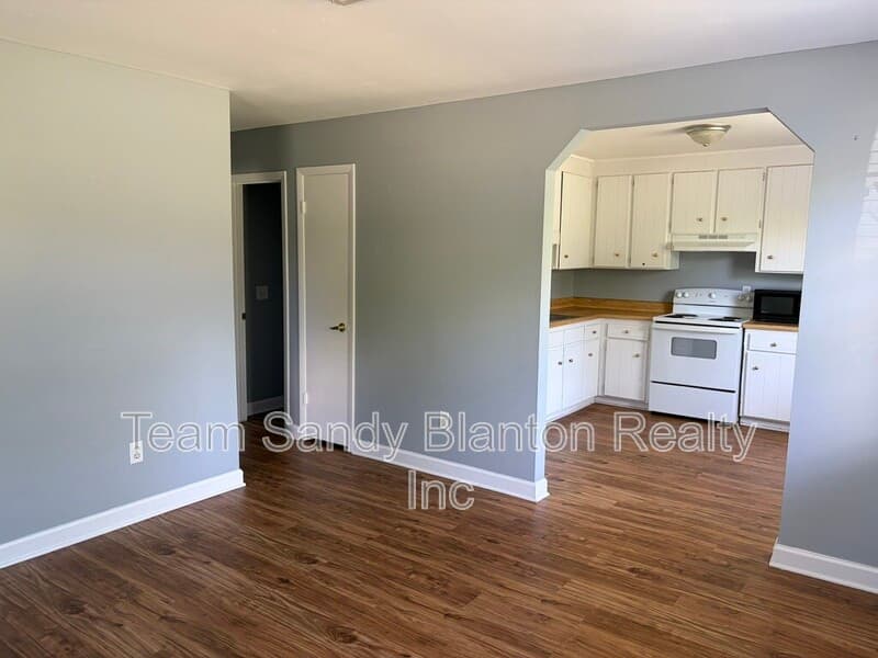 Pensacola House: 204 Brandywine Road