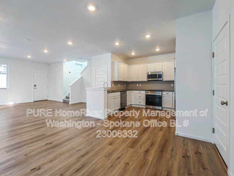 Liberty Lake House: 24814 E Coopers Hawk Ln