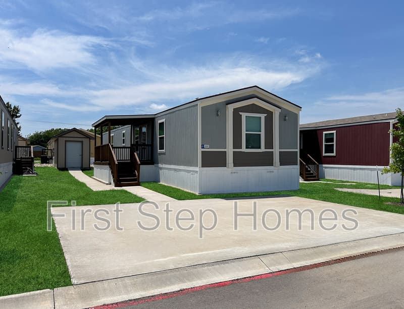 Greenville House: 237 Noriker Dr