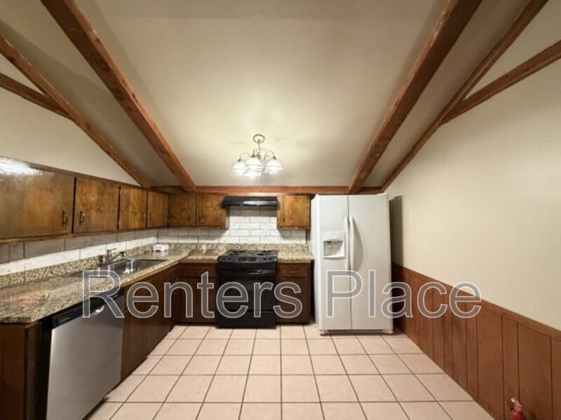 Tulsa House: 8166 South Elwood Avenue