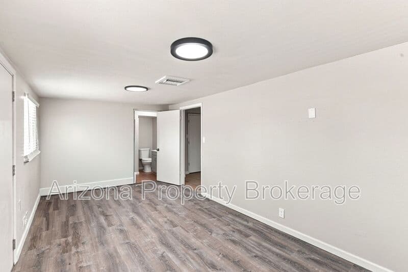 Phoenix House: 3302 W. Solano Dr. South