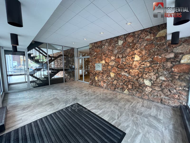 Milwaukee Condo: 1707 N Prospect Avenue