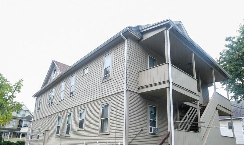 Springfield Condo: 680 Carew St