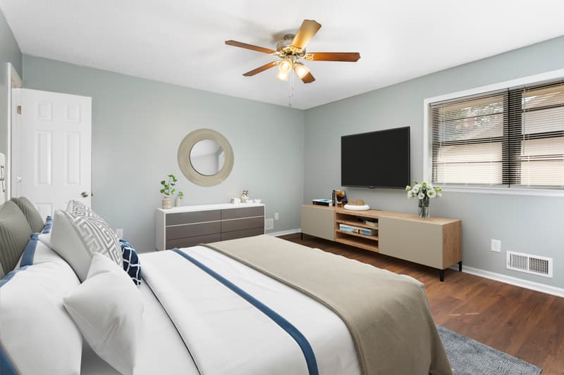 Lee's Summit House: 3513 NE Stanton St