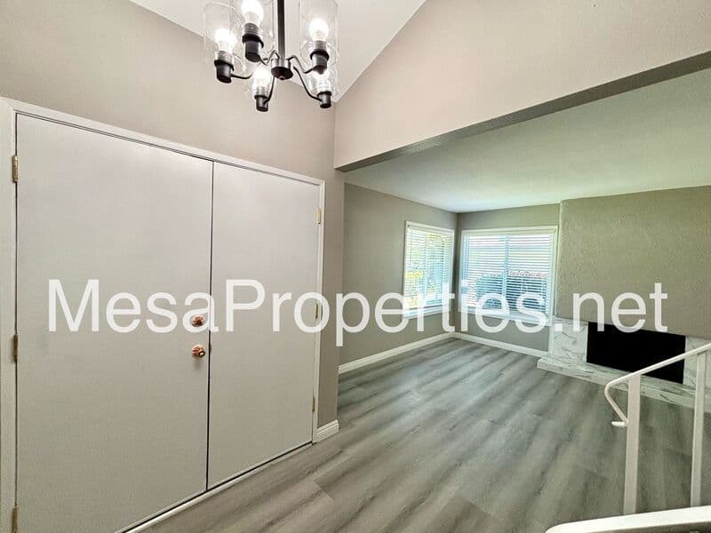 Ontario Condo: 1749 E Fairfield Ct