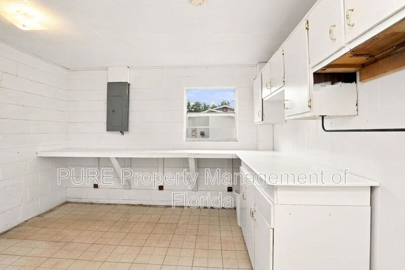 Ocklawaha House: 12300 SE 128th CT