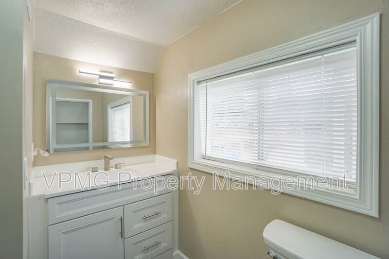 Vancouver House: 2901 Fruit Valley Rd