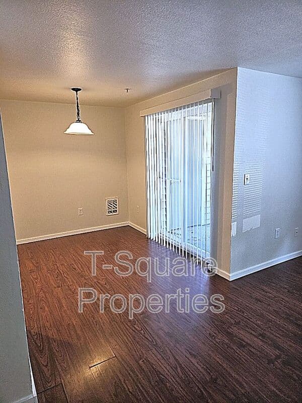 Seattle House: 7041 S 116th PL