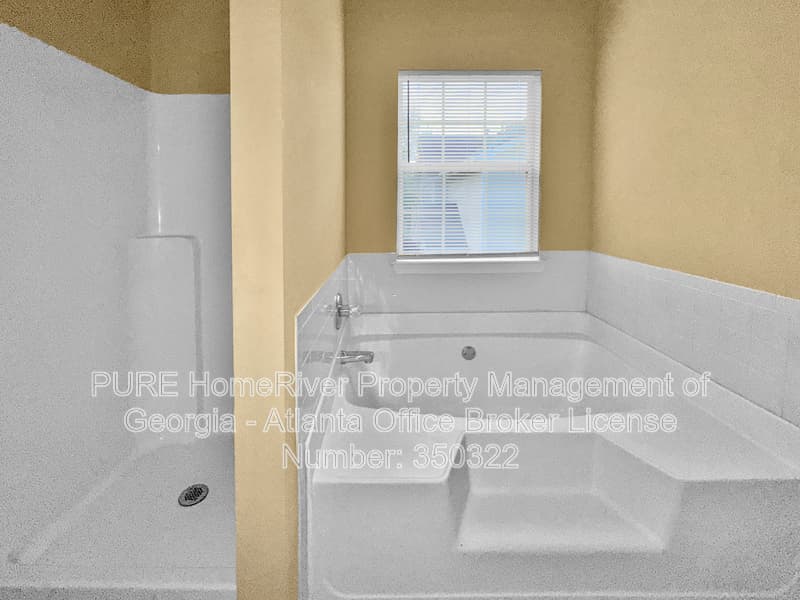 Jonesboro House: 10761 Tara Village Way