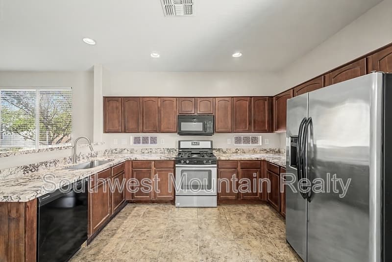 Maricopa House: 44967 W Sage Brush Dr