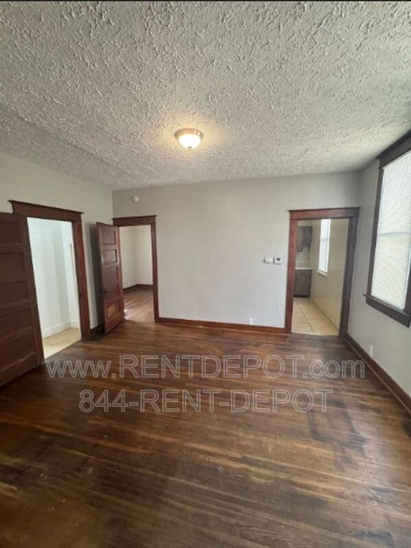 Evansville House: 1731 S Kerth Ave
