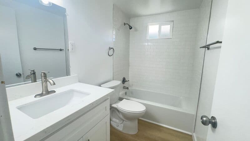 Glendora House: 1254 E Ada Ave