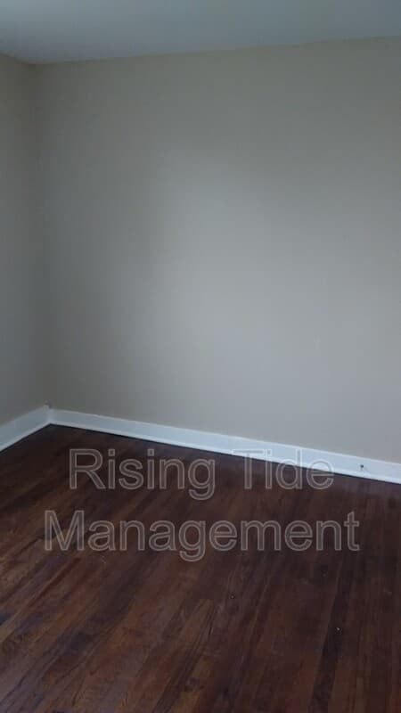 Birmingham House: 3905 39th Ct N