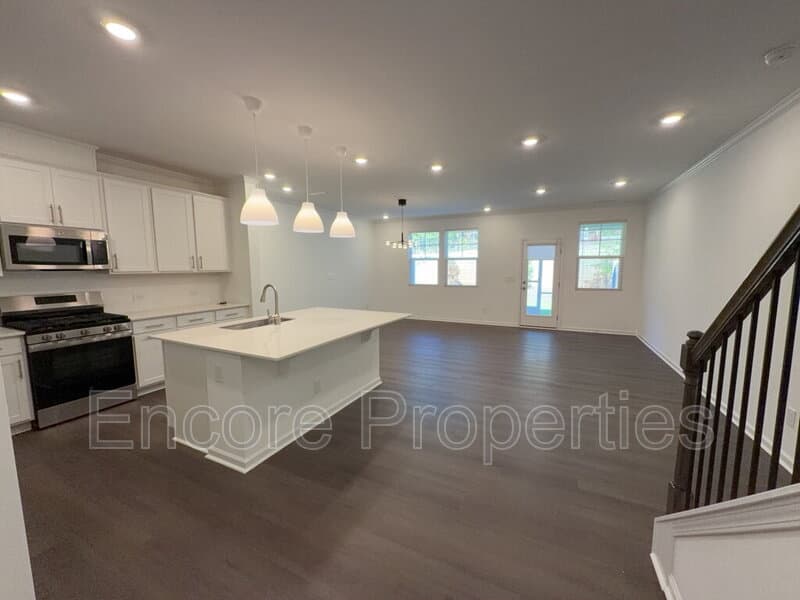 Apex Townhome: 224 Deercroft Drive