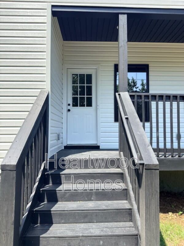 Columbia House: 212 Lincolnshire Boulevard