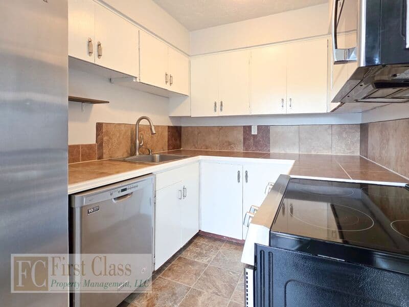 TIGARD Condo: 12345 SW HALL BLVD