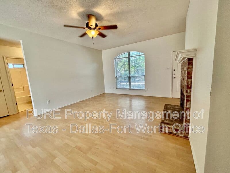 Burleson House: 824 Blue Ridge Drive